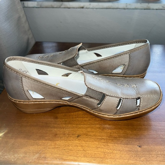 Reiker Shoes Doris 85 Loafers Flats Comfort Gray Leather Cutouts Size 7/EU 38 - Picture 8 of 11